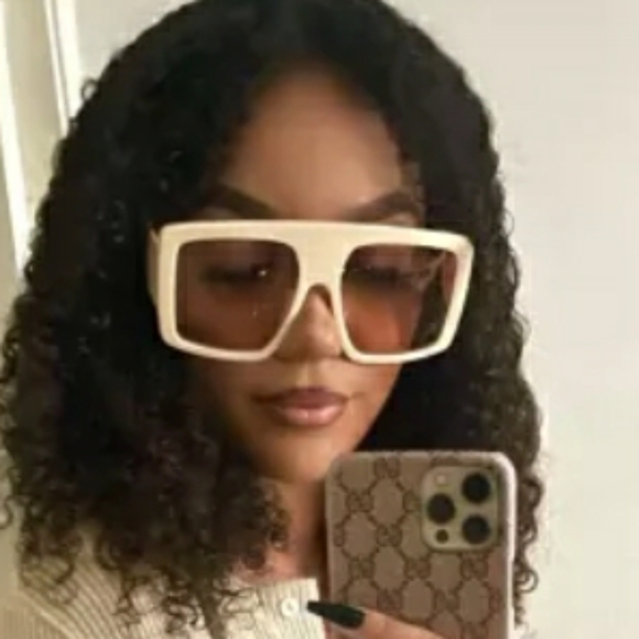 🤍White & Tea Visor Sunglasses🤍 - Picture 3 of 8